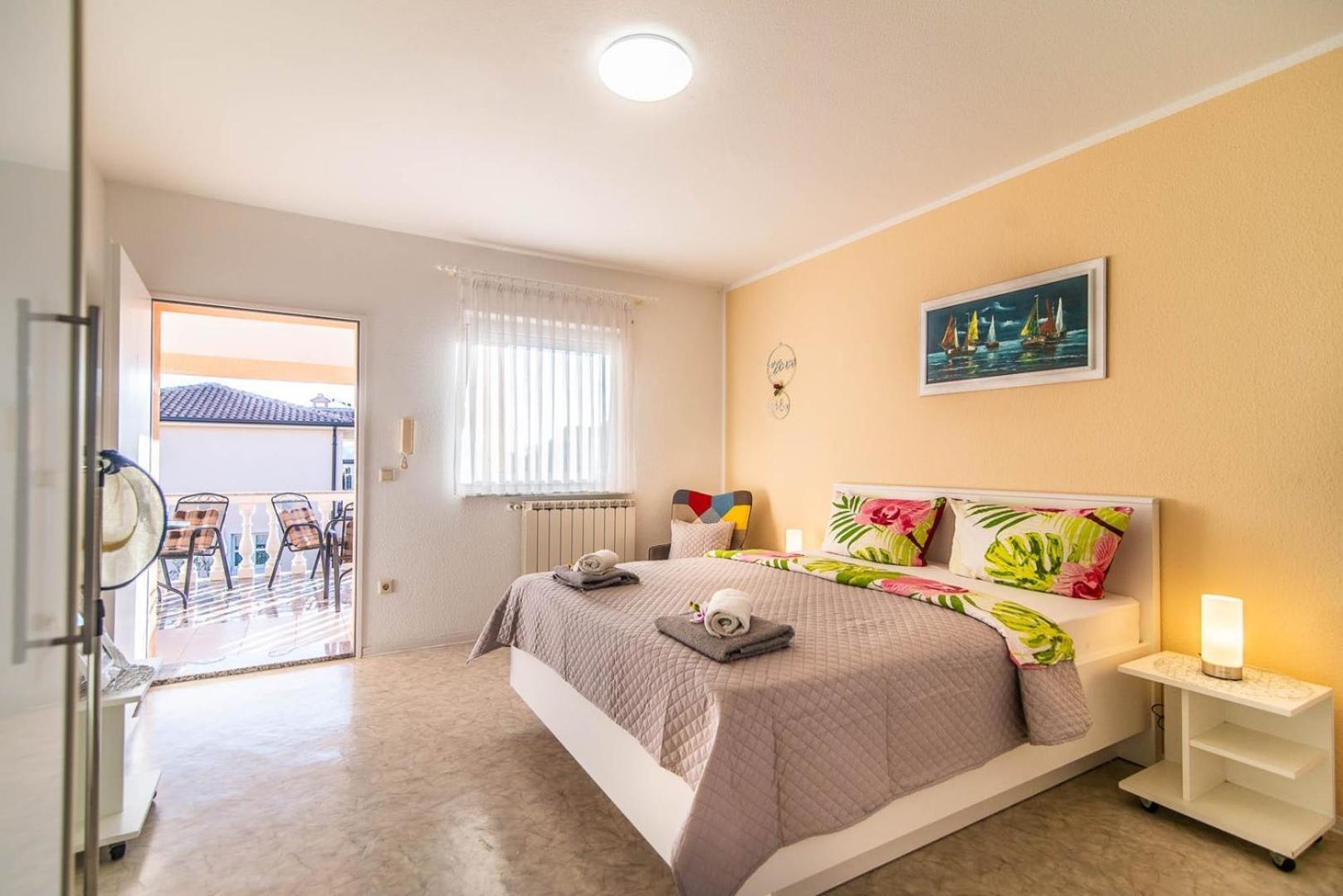 Delphin Guest house
